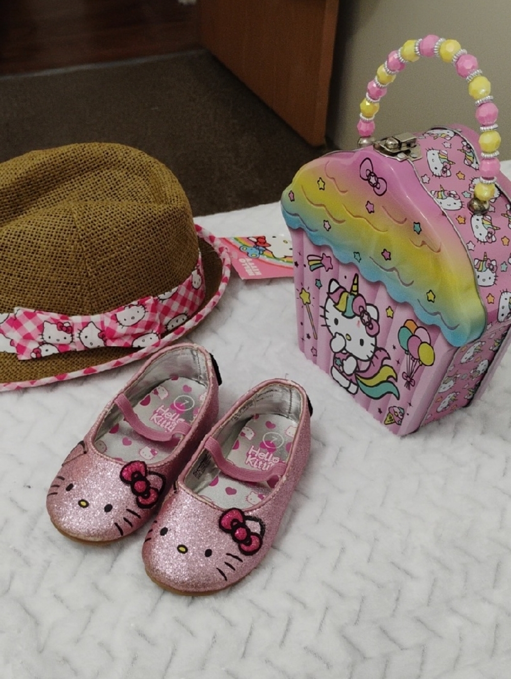 Hello Kitty Pink Glitter Shoes Hat  and Rainbow Purse Set